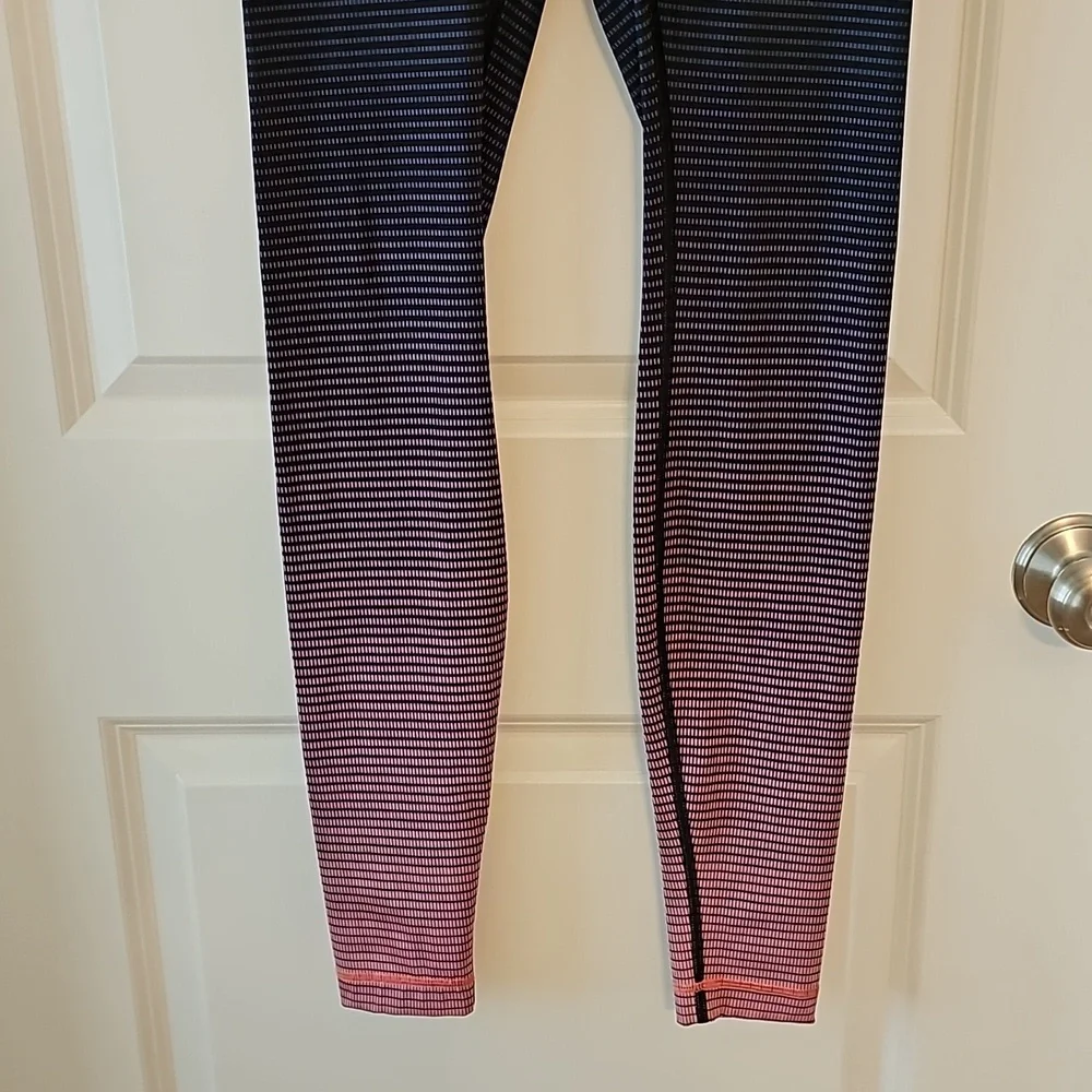 387. Lululemon Wunder Under Pant - Picture 4 of 9
